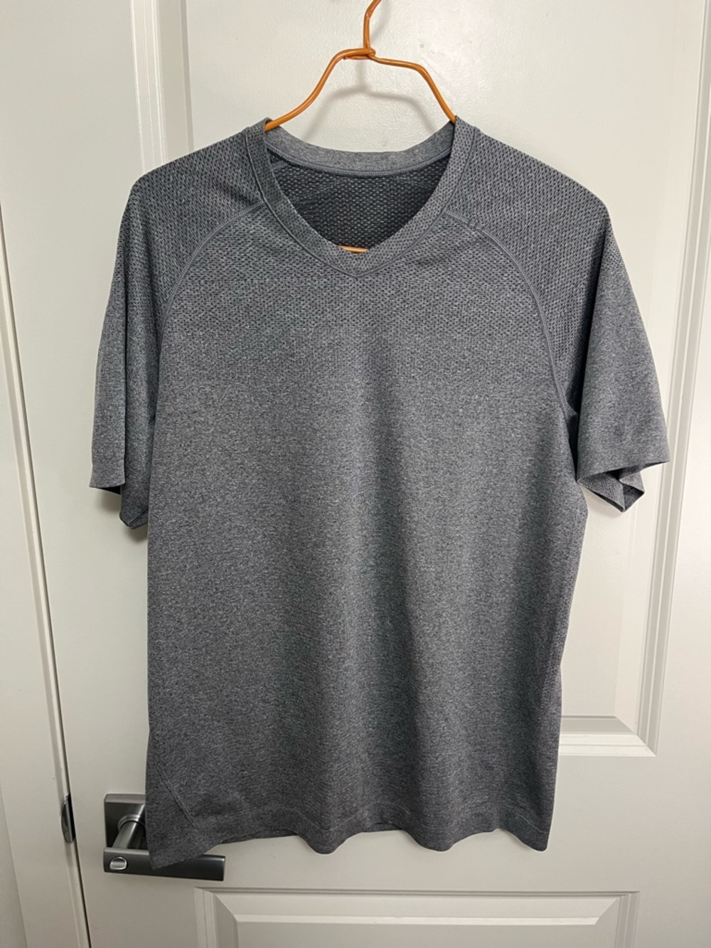 lululemon athletica Men's Metal Vent Tech Shirt - Heather Gray in size S